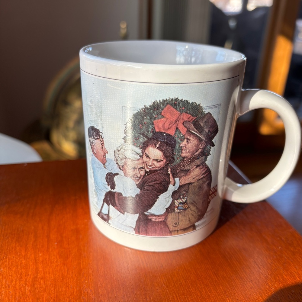 Vintage Norman Rockwell “Home for Christmas” Coffee Cup Mug 1955 Copy 10 oz. - Picture 2 of 7